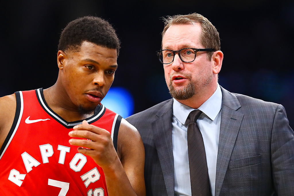 幕前的观众 幕前的观众